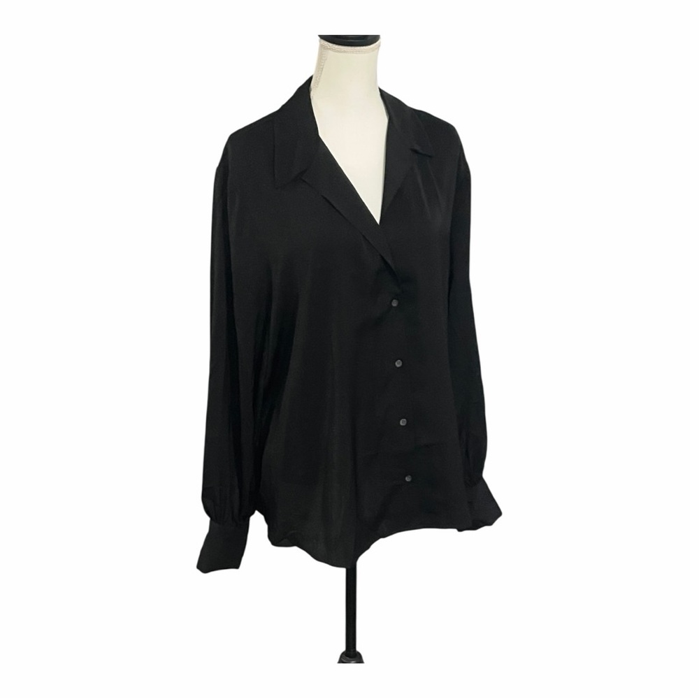 Bundle of GAP lightweight satiny blouses XXL Cream, Black and Dark Green - Picture 8 of 11